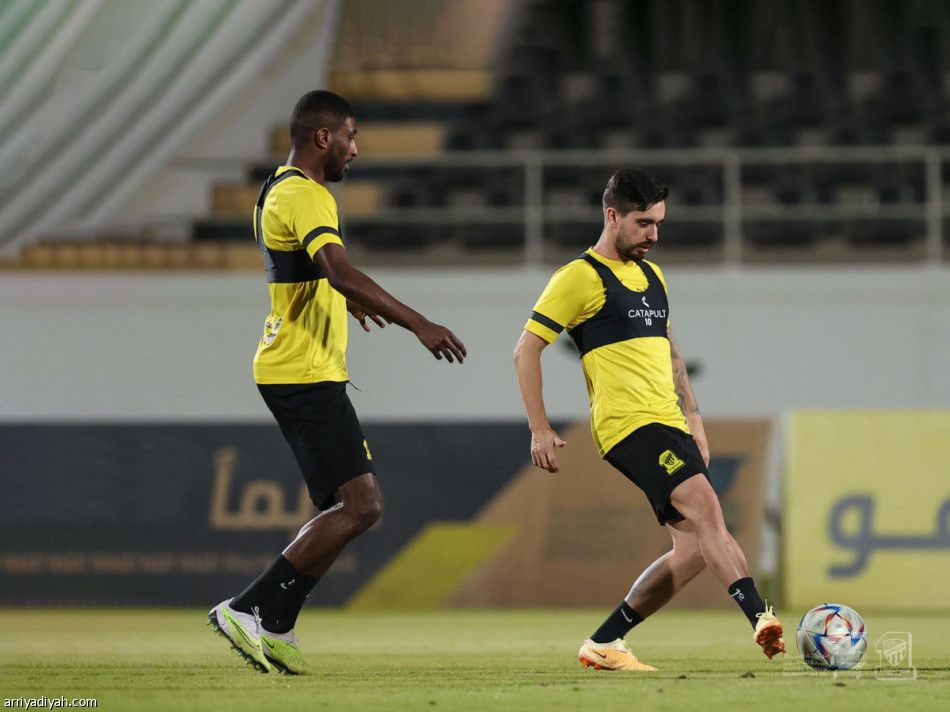 سانتو يرسم خطة هجومية