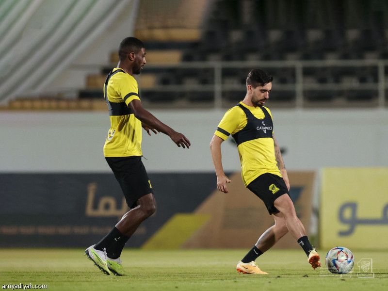 سانتو يرسم خطة هجومية