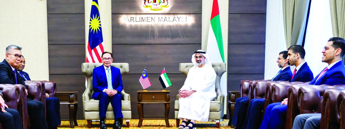 خالد بن محمد بن زايد: قيادة الإمارات حريصة على التعاون مع ماليزيا في جميع المجالات