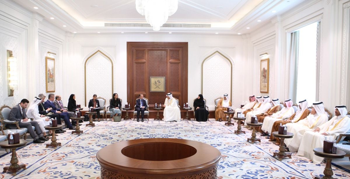 رئيس مجلس الشورى يجتمع  مع وفد برلماني بريطاني