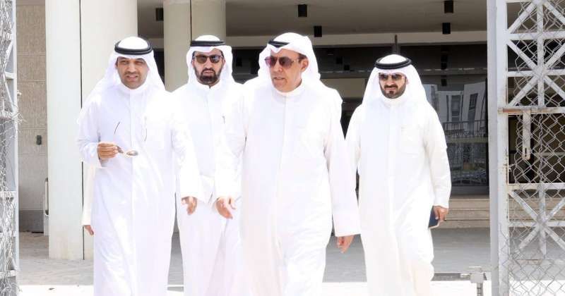 العدواني: اهتمام خاص بافتتاح مدارس منطقة الخيران السكنية