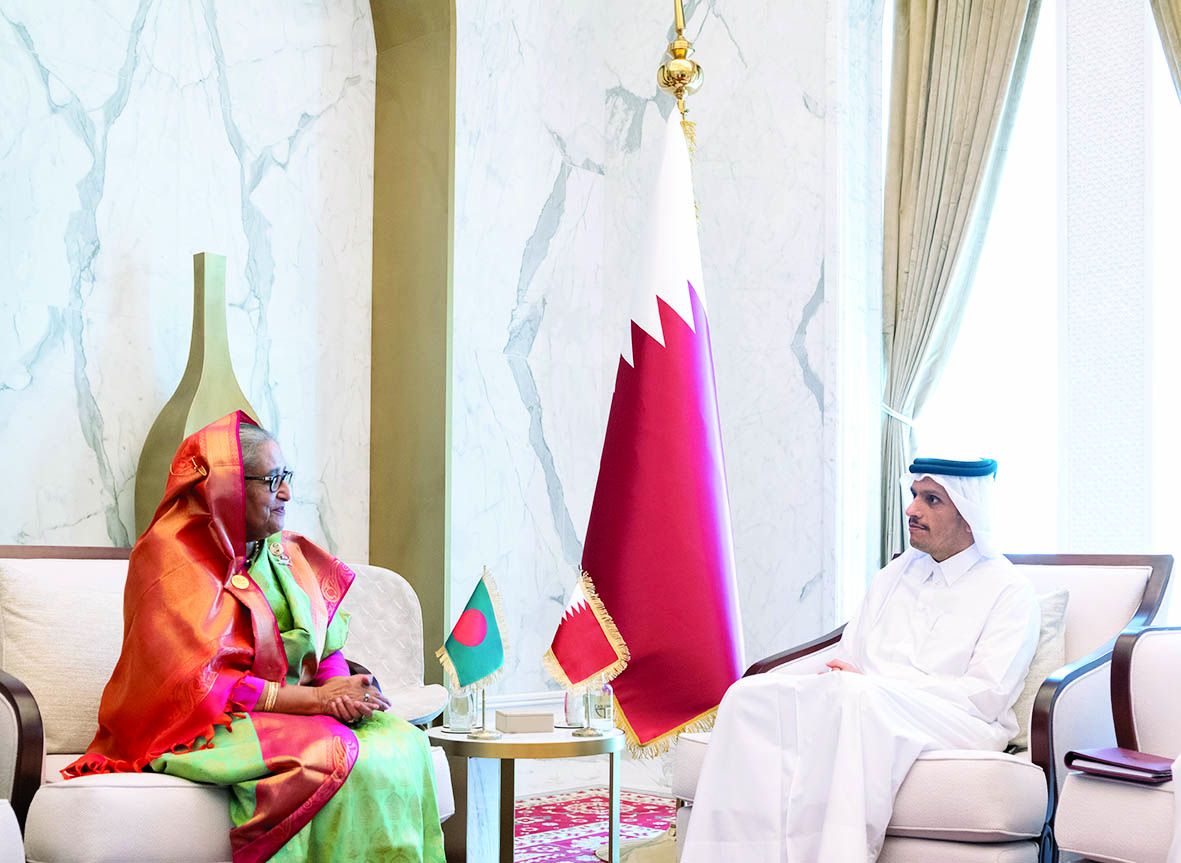 رئيس مجلس الوزراء وزير الخارجية  يجتمع مع رئيسة وزراء بنغلاديش