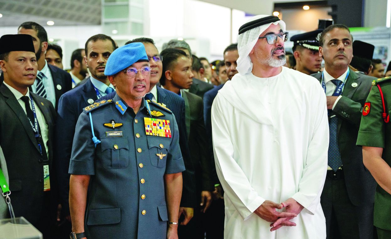 خالد بن محمد بن زايد يختتم زيارته إلى ماليزيا