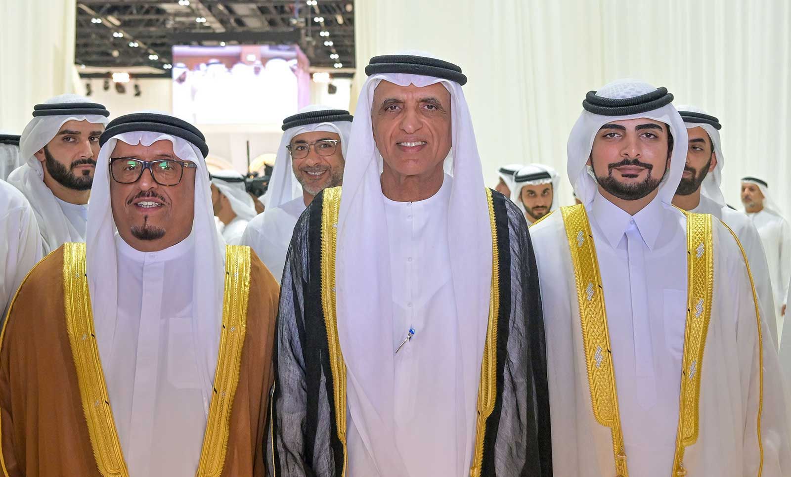 محمد بن راشد يتلقى تهاني حاكم رأس الخيمة وولي عهد الشارقة بمناسبة أفراح آل مكتوم