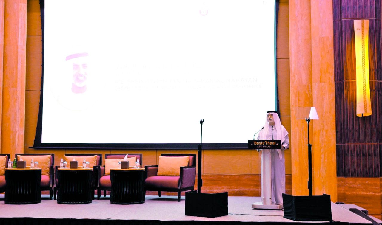 نهيان بن مبارك: الإمارات ملتزمة بالنهج الشامل للرعاية الصحية