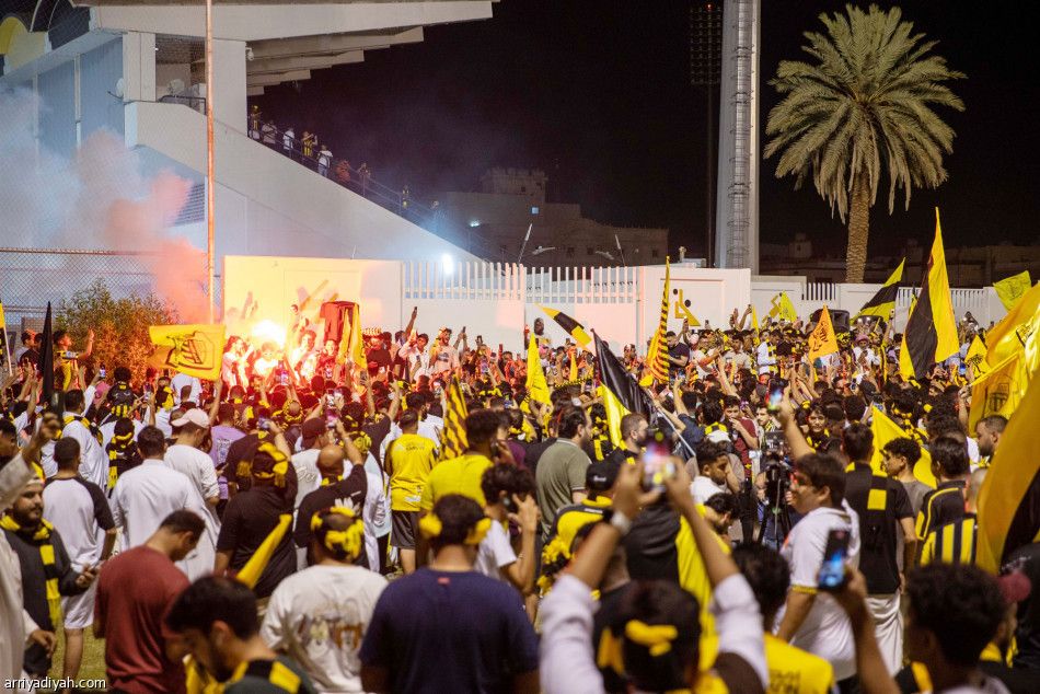 احتفالات الاتحاديين.. 5 ساعات واتصال هاتفي