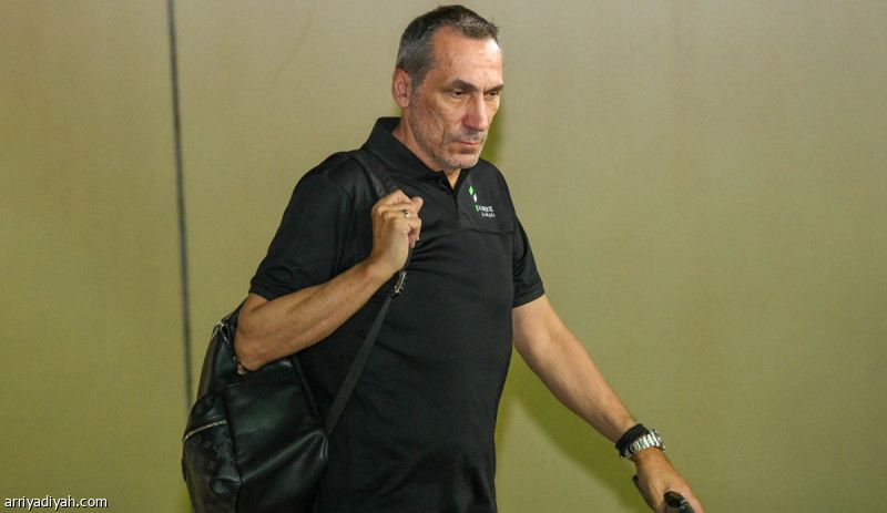 الفتح يبحث عن بديل دونيس