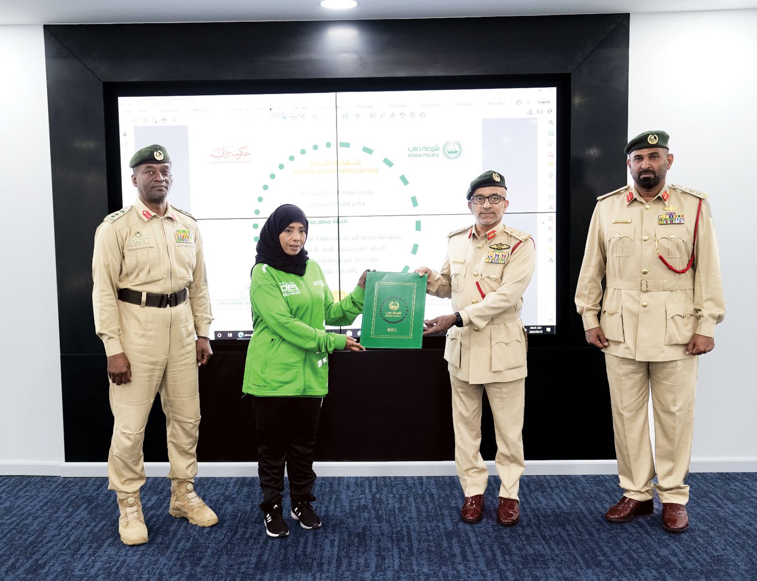 تخريج 10 منتسبات من دورة قيادة الزوارق البحرية