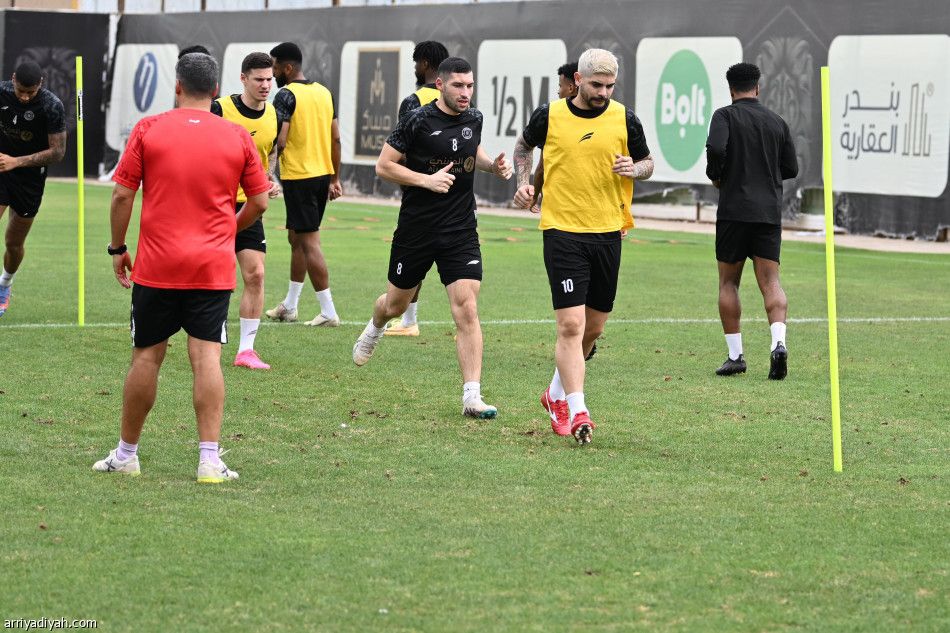 الشباب ينهي تحضيرات ضمك