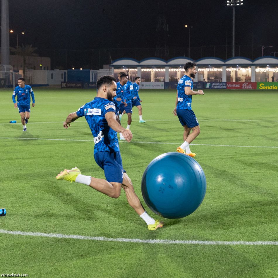 بالكرات.. الهلال يقوي العضلات