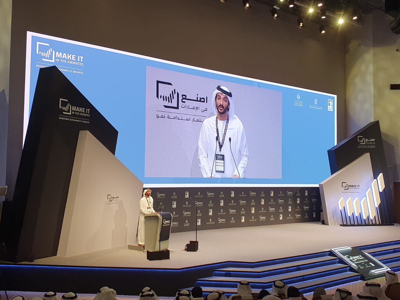 عبدالله بن طوق: القطاع الصناعي يستأثر بـ 28.7% من إجمالي القوى العاملة