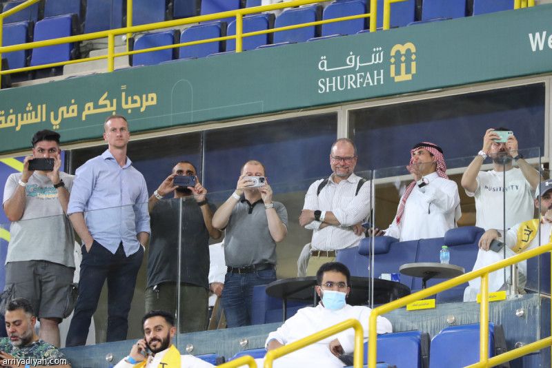 قبل مونديال الأندية.. وفد «فيفا» يتفقد ملعب الأول بارك