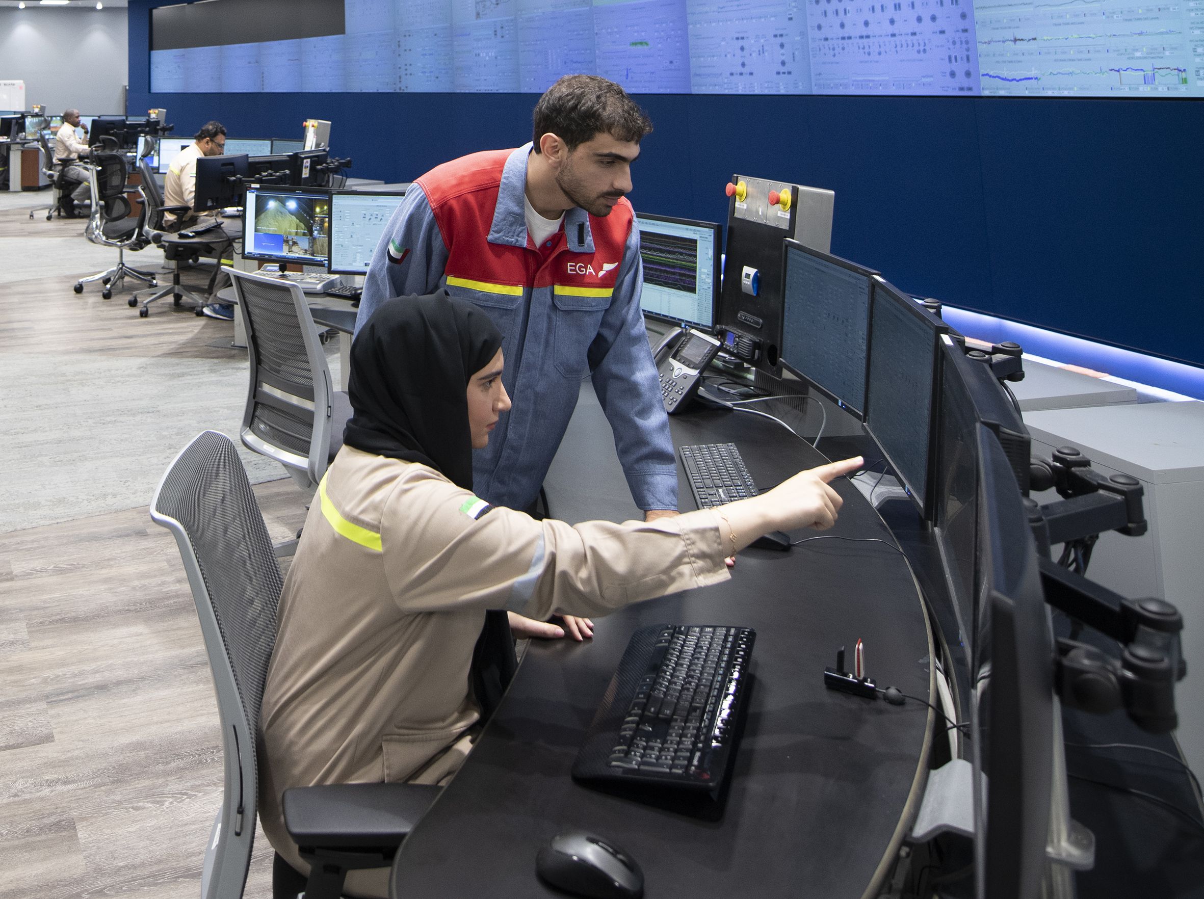 طرح 500 فرصة تدريب مقرونة بالتوظيف للمواطنين في القطاع الصناعي