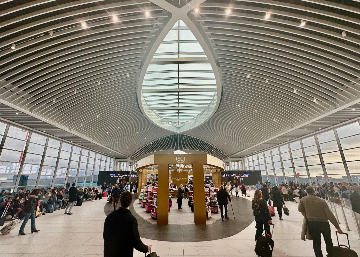 حركة المسافرين بمطارات إيطاليا تتجاوز مستويات ما قبل الجائحة