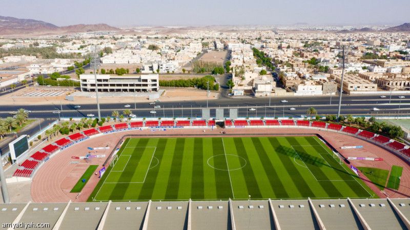 صيانة ملعب حائل