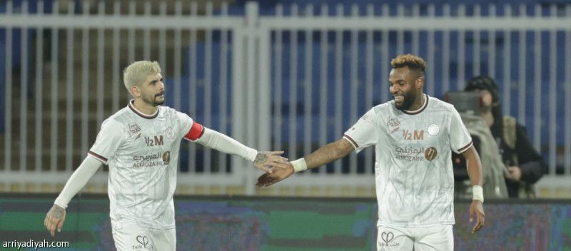 بانيجا: لن أغادر الشباب