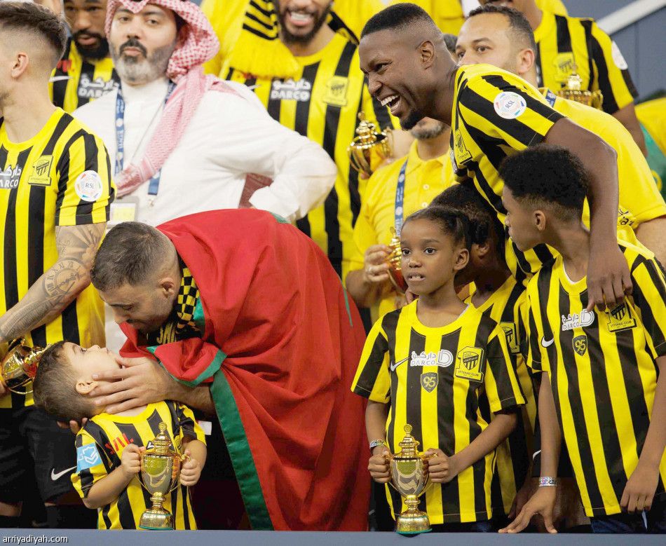 90 دقيقة.. فرحة أبطال «روشن»