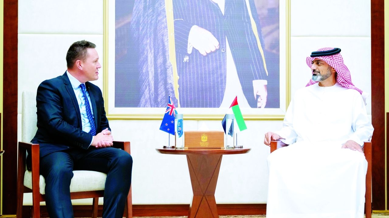 ولي عهد عجمان يستقبل سفير نيوزيلندا