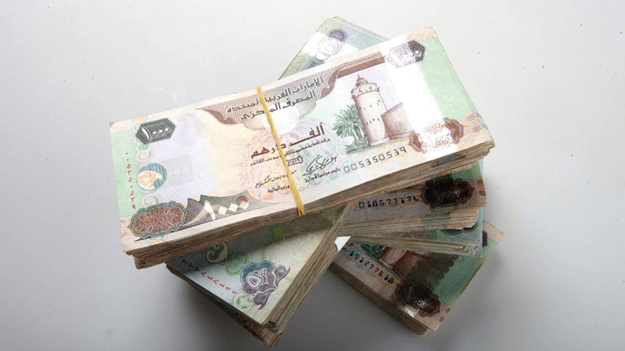 امتناع فتاة عن إرجاع سيارة لـ«مكتب تأجير» يكلفها 72 ألف درهم