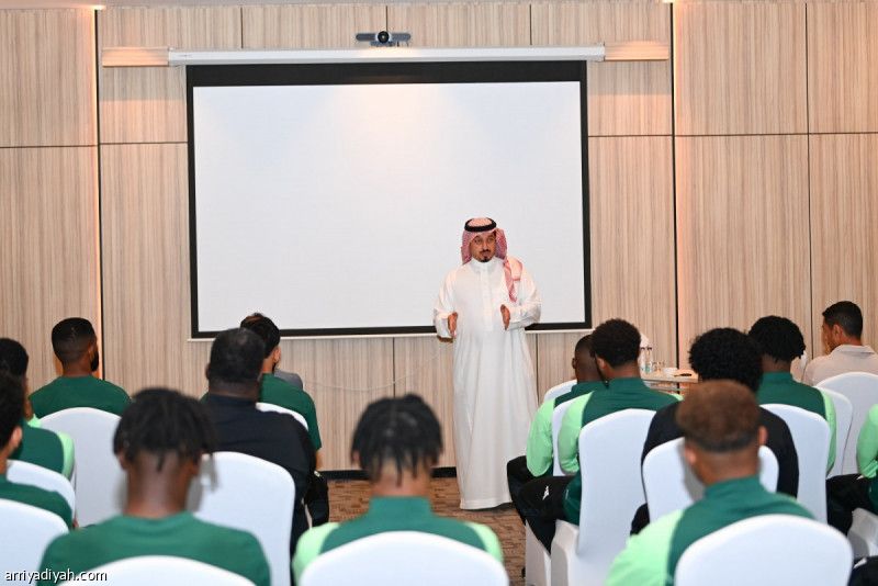 المسحل يحفز «أخضر 23».. والناشري يغيب