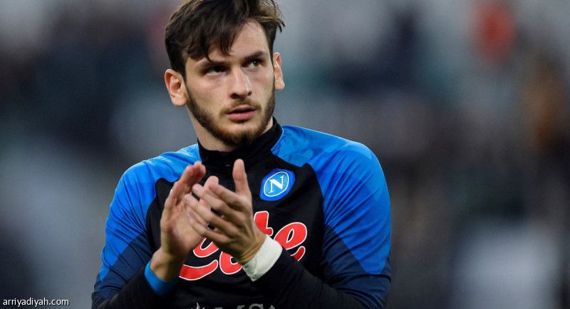 كفاراتسخيليا .. أفضل لاعب في الدوري الإيطالي