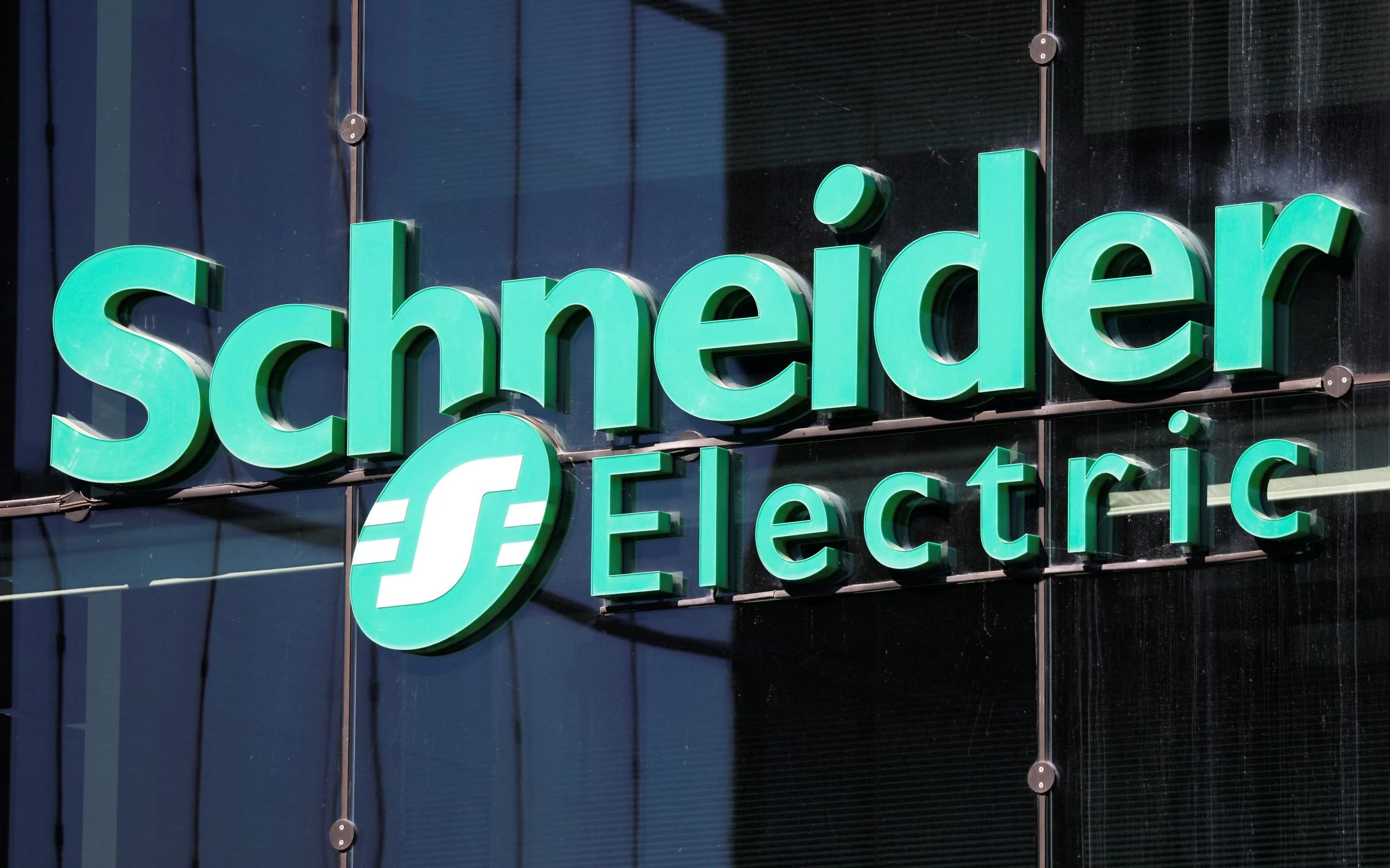 «شنايدر إلكتريك»: «COP 28» يعزز ريادة الإمارات في تحقيق الحياد المناخي بالمنطقة