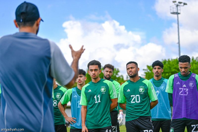 «أخضر 23» يدشن تحضيراته في فرنسا