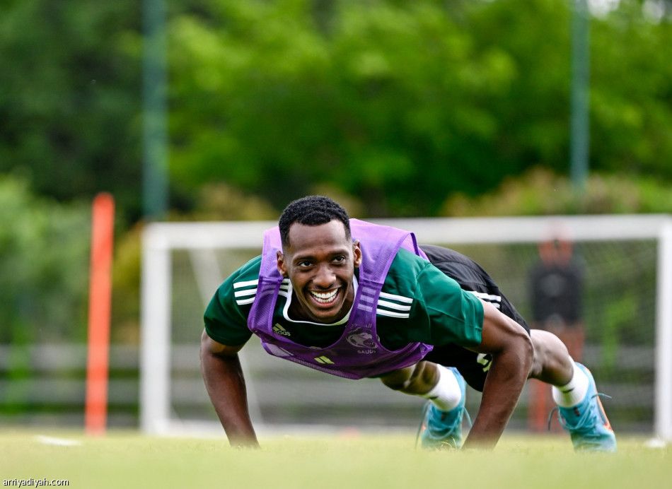 «أخضر23».. الشهري يركز على «الثابتة» قبل فرنسا