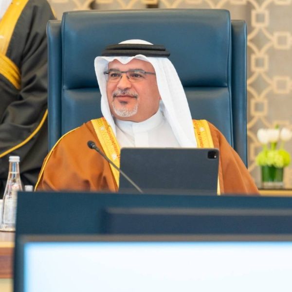 ولي العهد رئيس الوزراء يأمر بصرف علاوة تحسين المعيشة للمتقاعدين بأثر رجعي وصرف علاوة موظفي القطاع العام وذوي الإعاقة