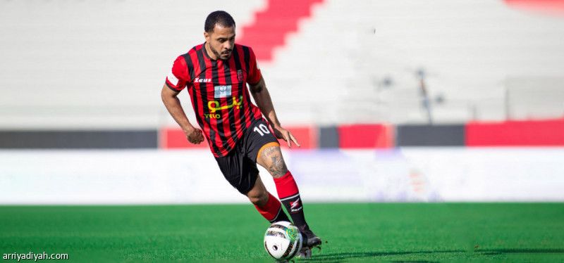 ميراندا والمولد يدعمان الأحمر