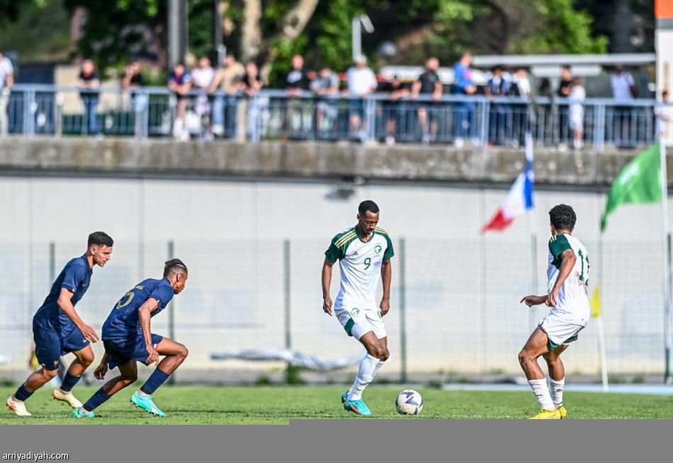 أخضر 23 يتجاوز فرنسا في افتتاح «تولون»