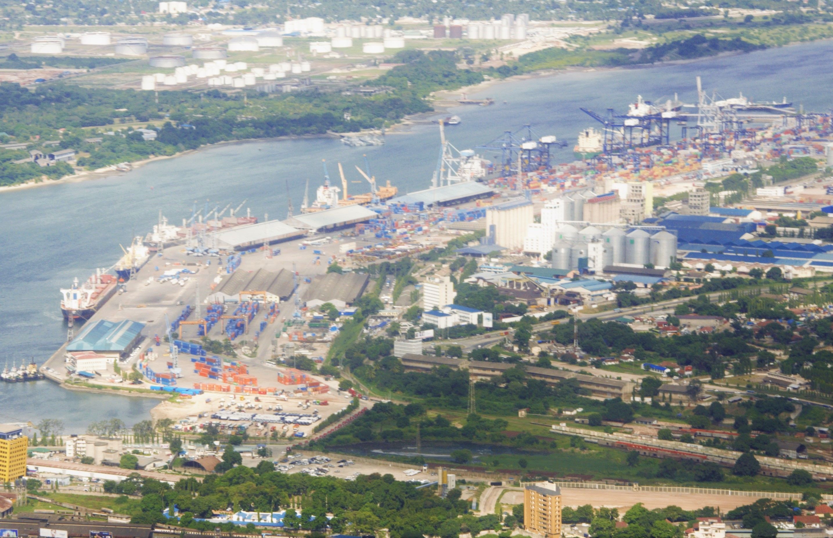 البرلمان التنزاني يتجه لاعتماد اتفاقية الامتياز مع موانئ دبي العالمية