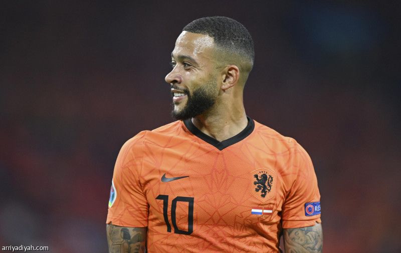 الإصابة تحرم هولندا جهود ديباي