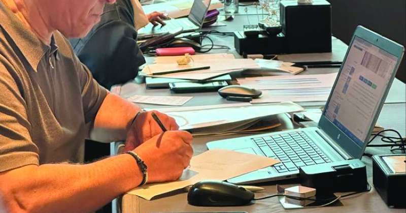 صحافيون عرب في المركز الإعلامي الخاص بتغطية الانتخابات