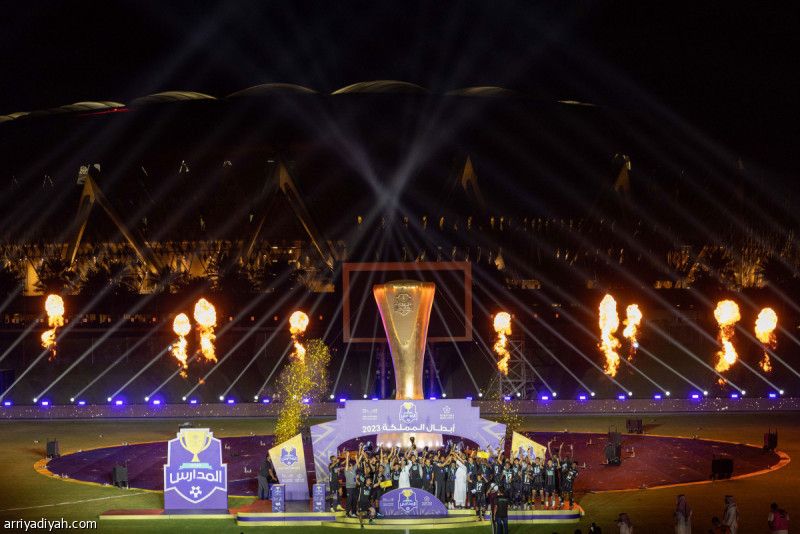 نائب وزير الرياضة يتوج أبطال نخبة دوري المدارس