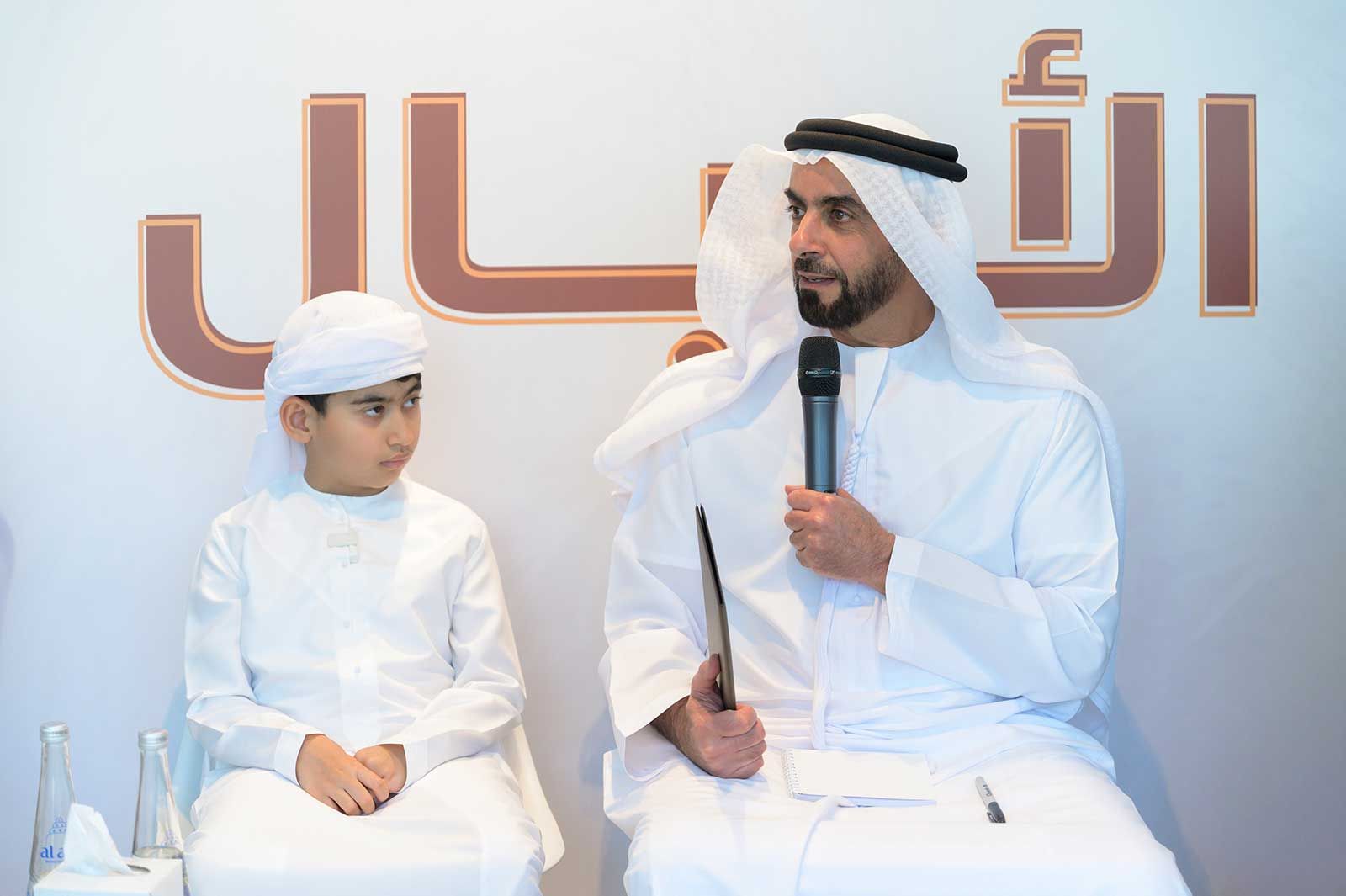 سيف بن زايد يطلع على أولويات وزارة تنمية المجتمع وتوجهاتها الاستراتيجية