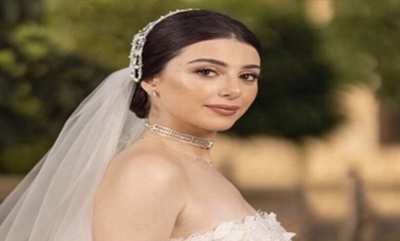 ماريتا الحلاني بفستان الزفاف… ووالدها عاصي يبكي متأثراً