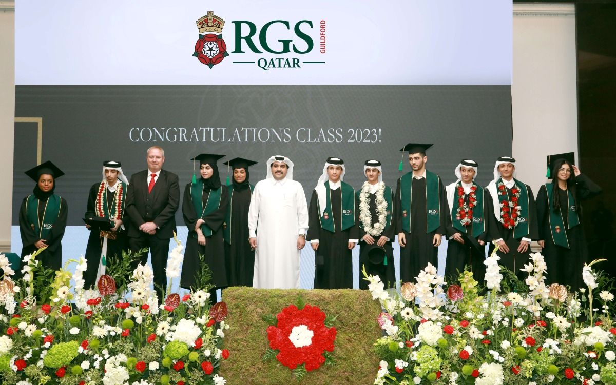 مدرسة رويال جرامر جيلدفورد تحــتفـل بتخـريـج الدفـعــة الأولـــى