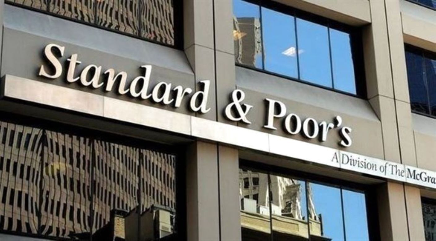 «إس أند بي» تمنح «أبوظبي الأول» نظرة مستقبلية مستقرة