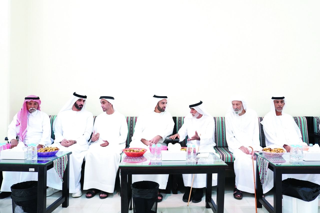 ولي عهد رأس الخيمة يعزي بوفاة علي بن سلطان بن بخيت العميمي