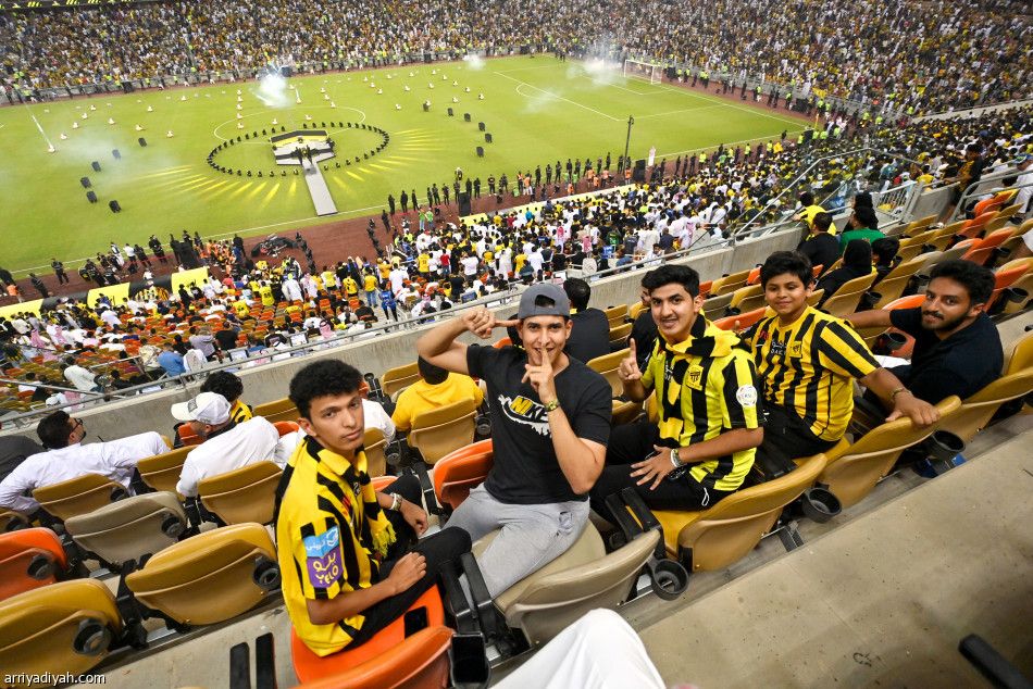 وعد بنزيما.. بطولات جديدة