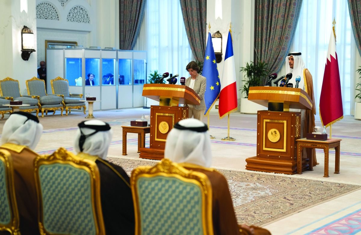 رئيس مجلس الوزراء: العلاقات مع باريس.. تجانس وتقارب في المواقف وتنسيق مستمر