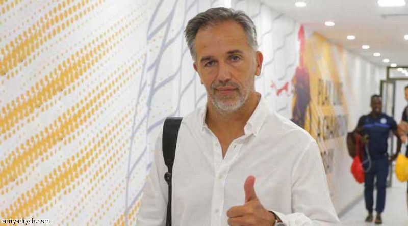 الأخدود يبقي مندوسا حتى 2024