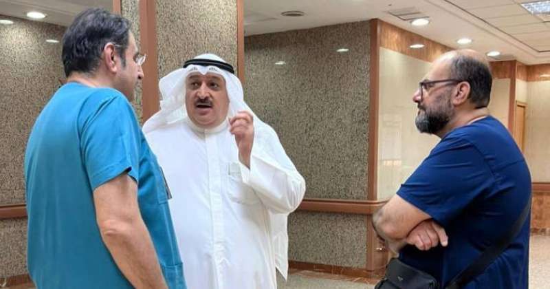 وزير الصحة يتفقد العيادات الخارجية في مستشفى مبارك الكبير