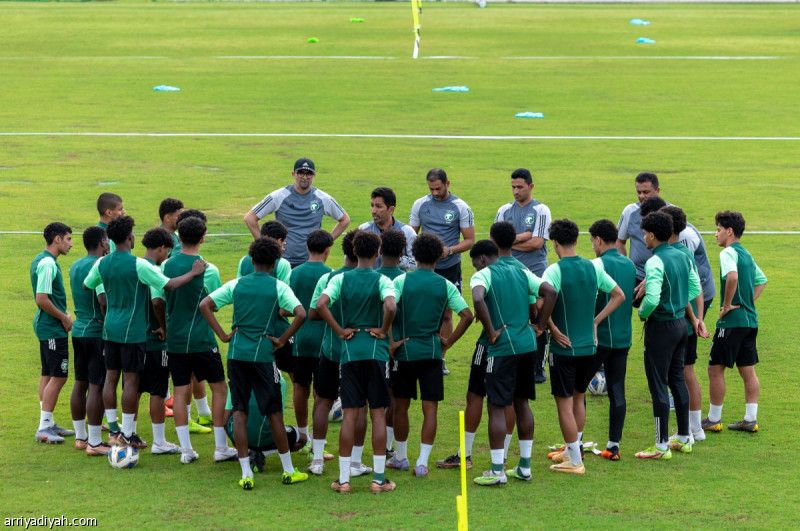 «أخضر 17» يدشن معسكر تشونبوري