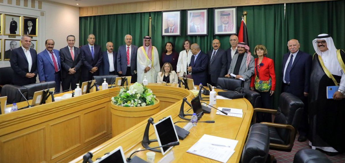 سفير قطريجتمع مع لجنة الأخوة القطرية الأردنية في مجلس الأعيان الأردني