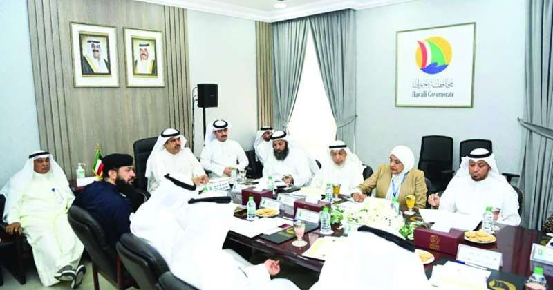 من اجتماع المحافظة برئاسة الأصفر