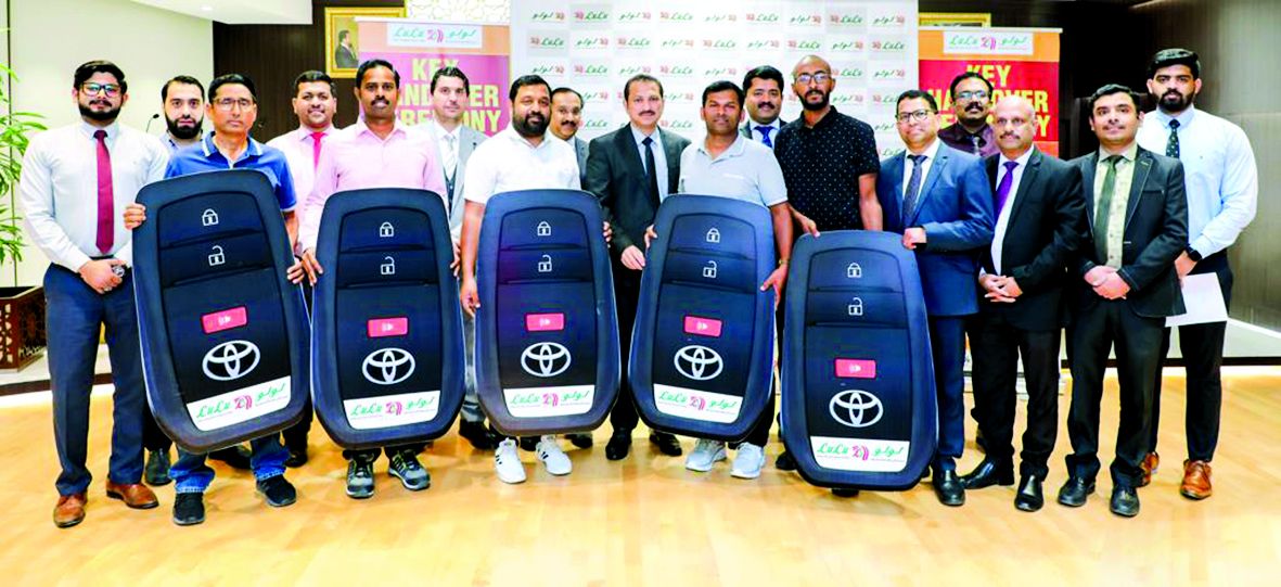 اللولو يحتفي بالفائزين في «تسوق واربح»