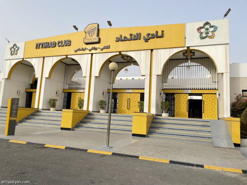 التكتم.. سيد الموقف