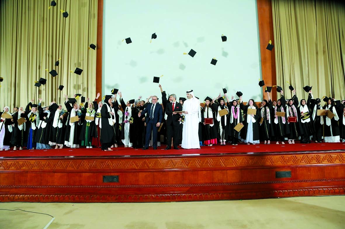 أكاديمية ويست فرجينيا تحتفل بتخريج الدفعة 15